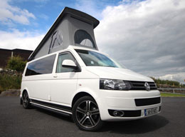 4-Bett Campervan VW T5 with elavating roof 2.0 Tdi